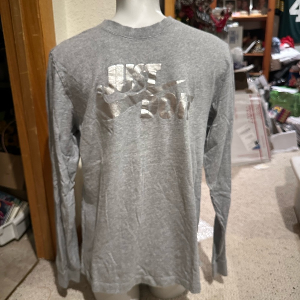 Nike Men's Gray Long Sleeve Shirt